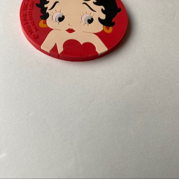 ✨EUC Betty Boop Keychain & Tin Mini Suitcase - Picture 14 of 14